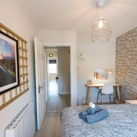 The Boutique By The Sea - Luxury 2 Bedroom With Sea Views