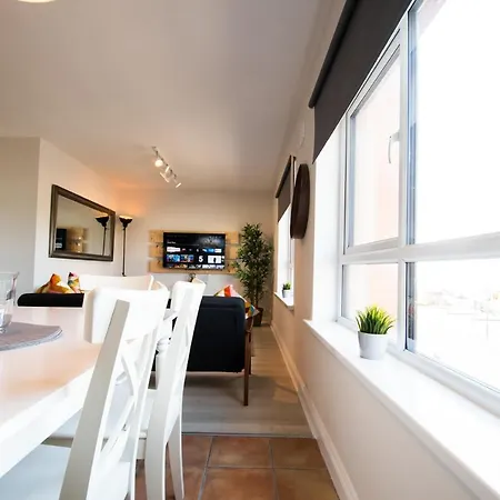 Appartamento The Boutique By The Sea - Luxury 2 Bedroom With Sea Views *